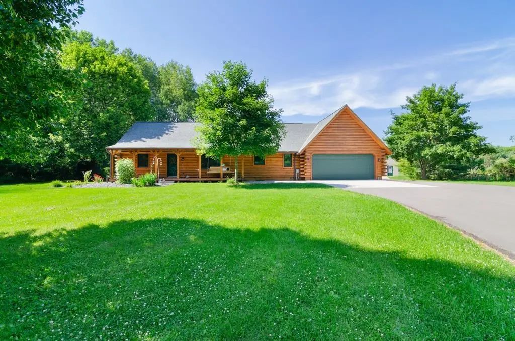 2594 Wood Lane, SUAMICO