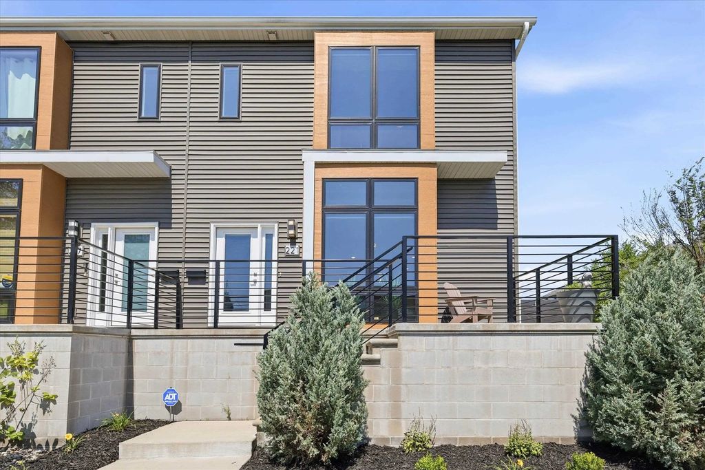 221 N Van Buren Street, GREEN BAY