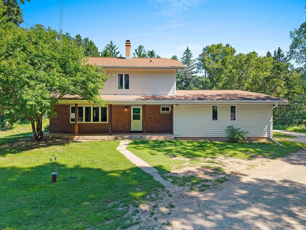 W10463 Leskovec Lane, CRIVITZ