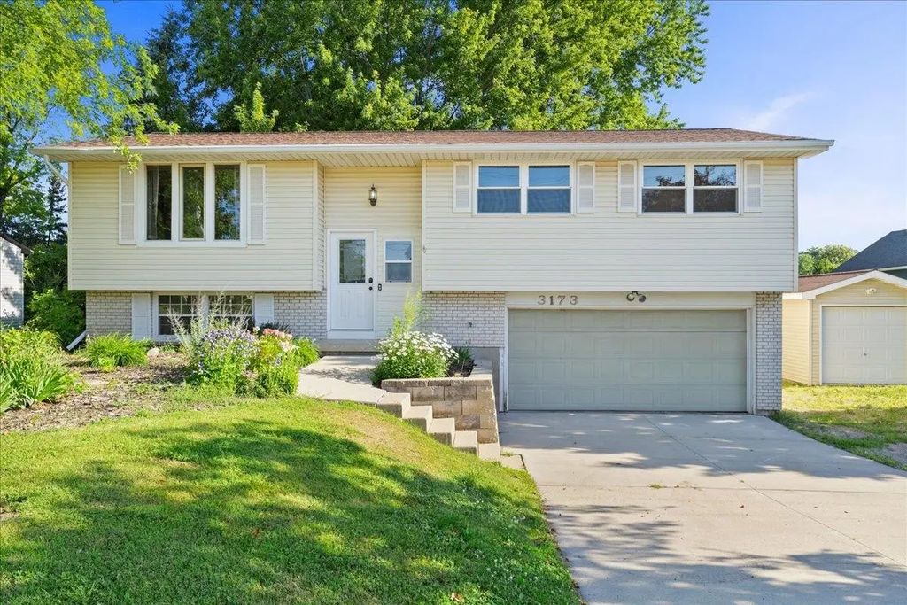 3173 Humboldt Road, GREEN BAY