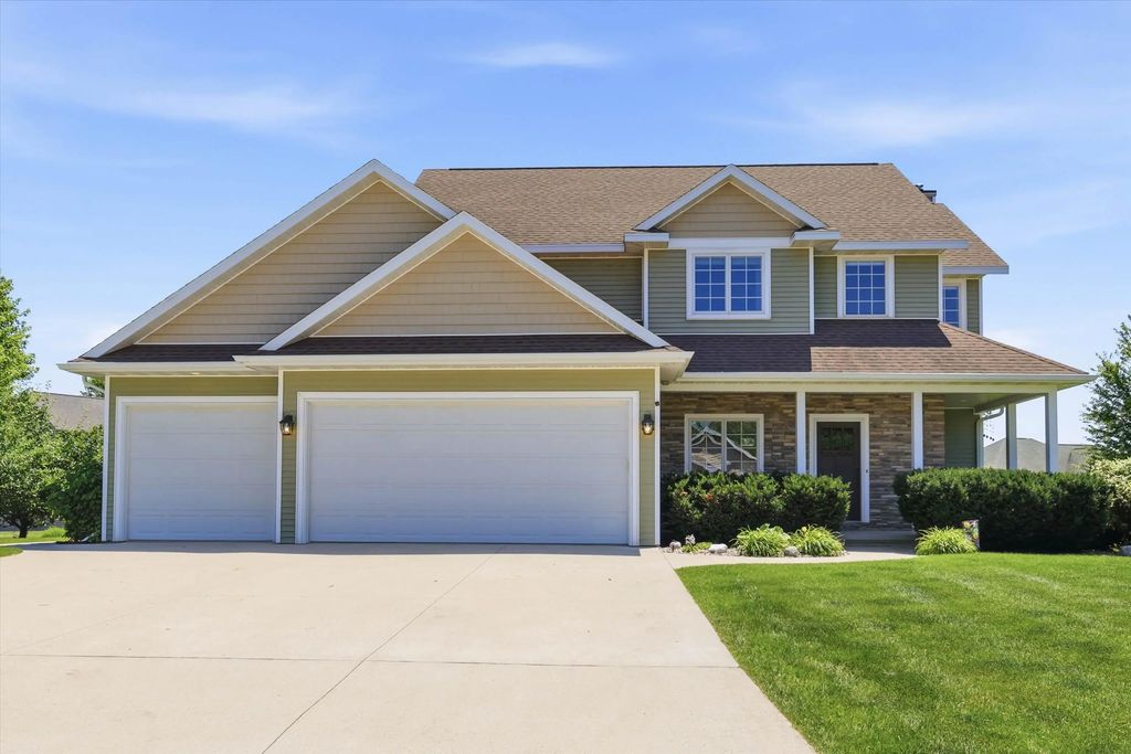 W5261 Arbor Vitae Court, SHERWOOD