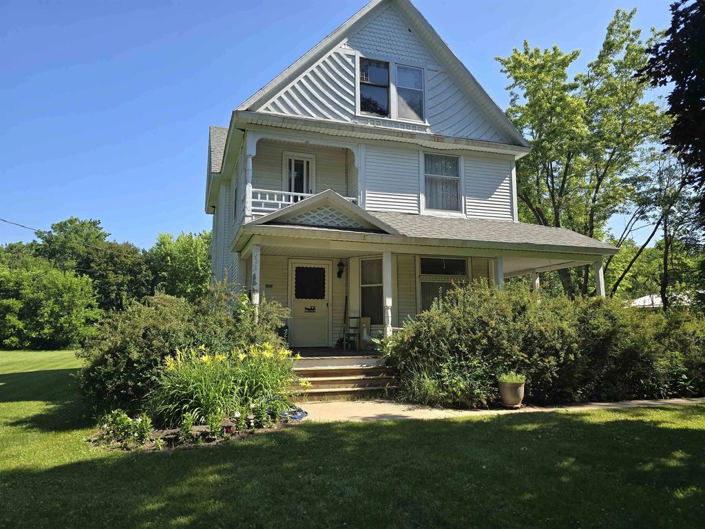 114 W Mill Street, PLAINFIELD