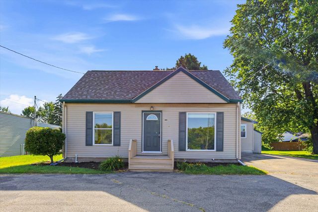 1224 S Commercial Street, NEENAH
