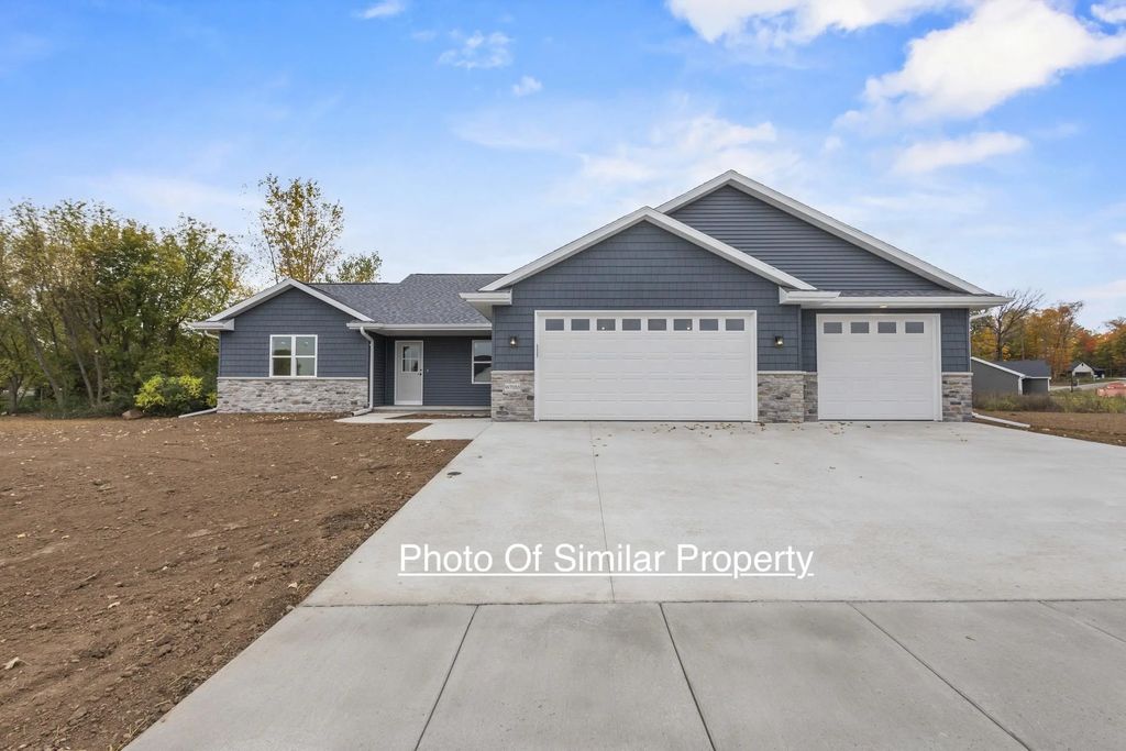 2677 Vanderbilt Drive, NEENAH