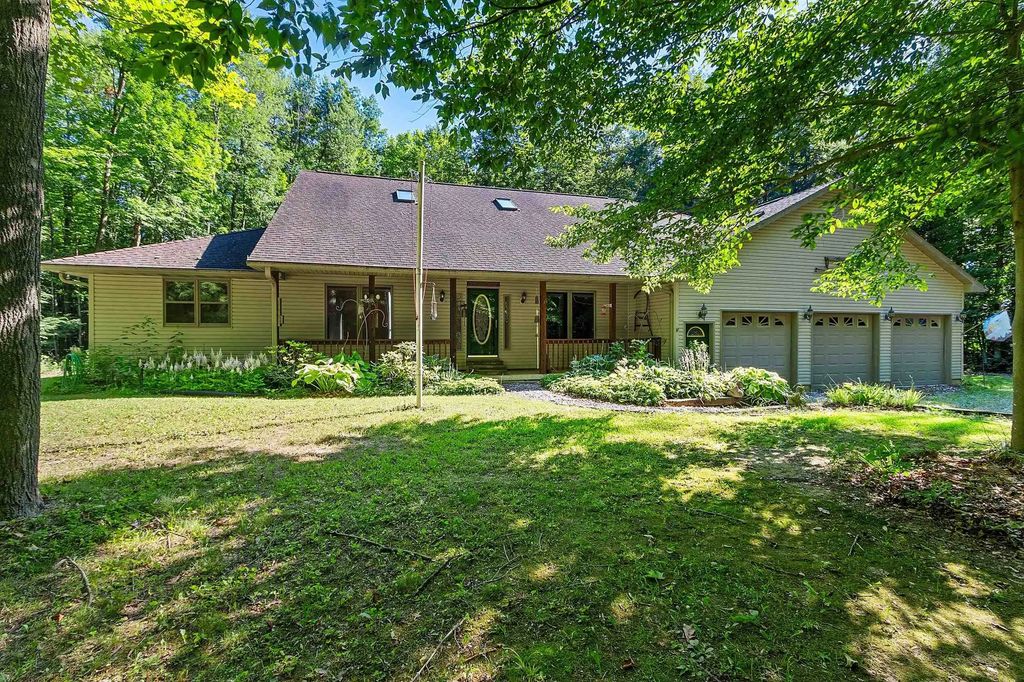 5262 Maple Lane, OCONTO FALLS