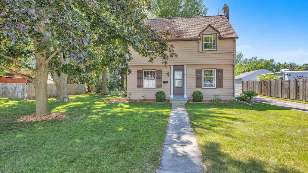 911 S Madison Street, CHILTON