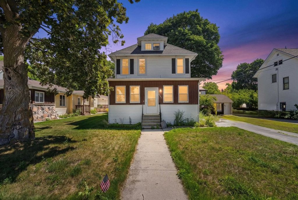 2034 Jefferson Street, NEW HOLSTEIN