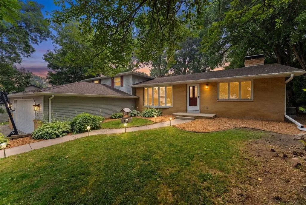 2596 Deckner Avenue, GREEN BAY