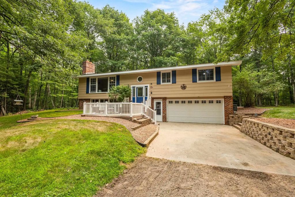 N1408 S 3 Drive, MENOMINEE