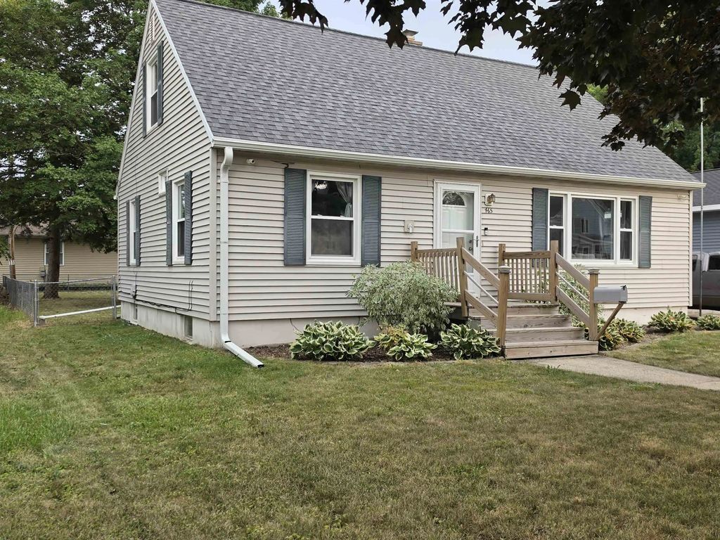 465 Walker Street, FOND DU LAC