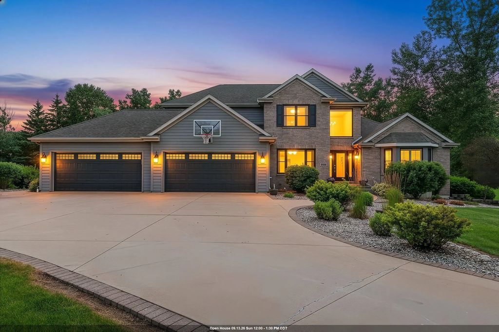 3401 Knox Lane, NEENAH