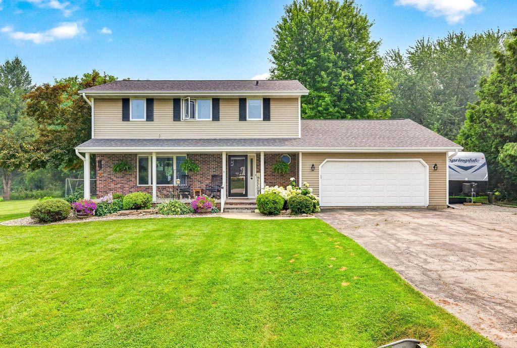 W7681 Hillwood Court, HORTONVILLE