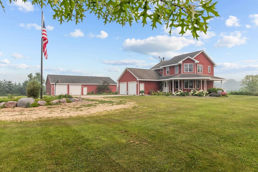 E7911 Symco Road, BEAR CREEK