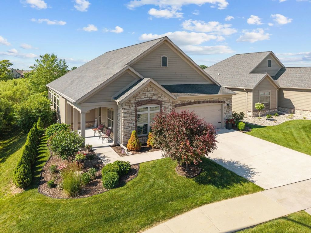 2379 E Glenhurst Lane, APPLETON