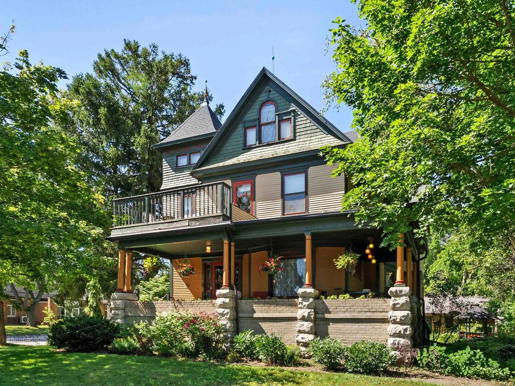908 Michigan Street, STURGEON BAY