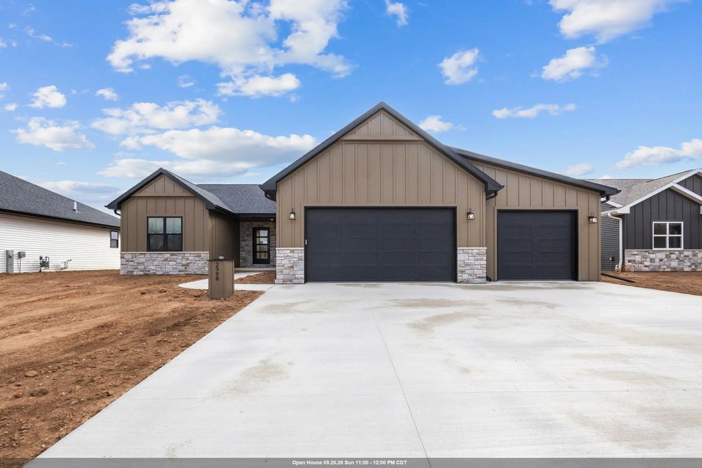 2998 Creekwood Drive, GREEN BAY