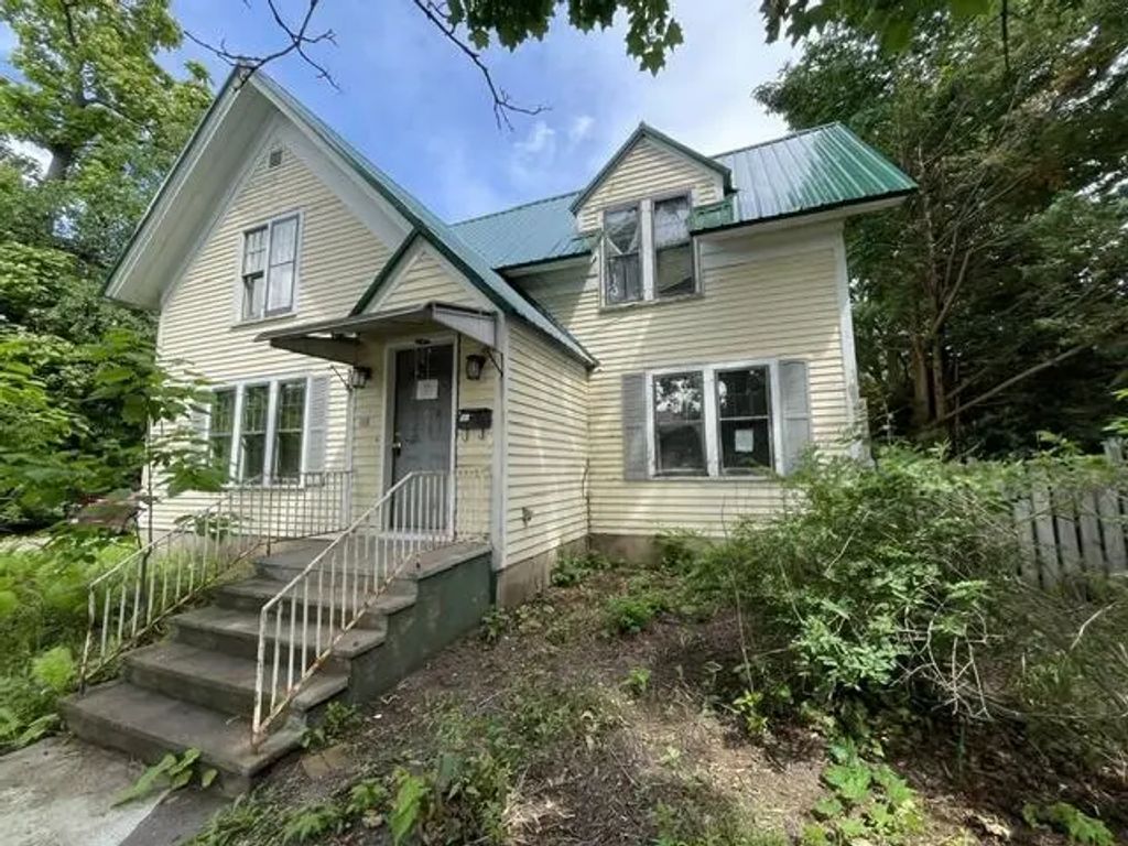 52 N Main Street, CLINTONVILLE