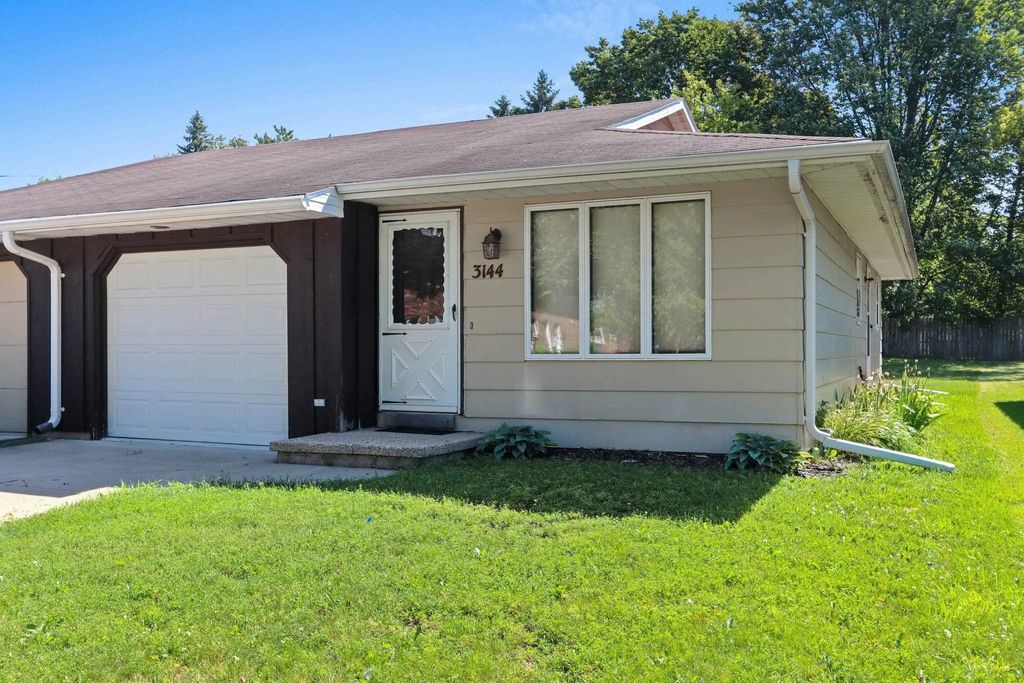 3144 N Lawe Street 3144, APPLETON