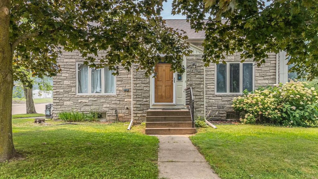 1517 Division Street, NEW LONDON
