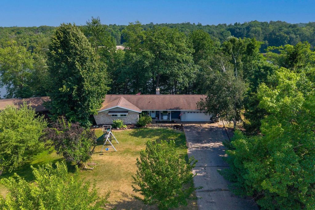313 W Highland Drive, OCONTO FALLS