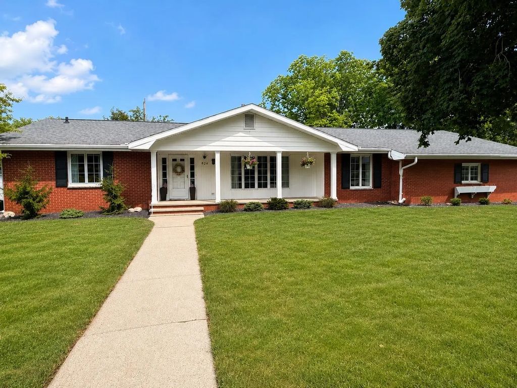 826 Green Street, SEYMOUR