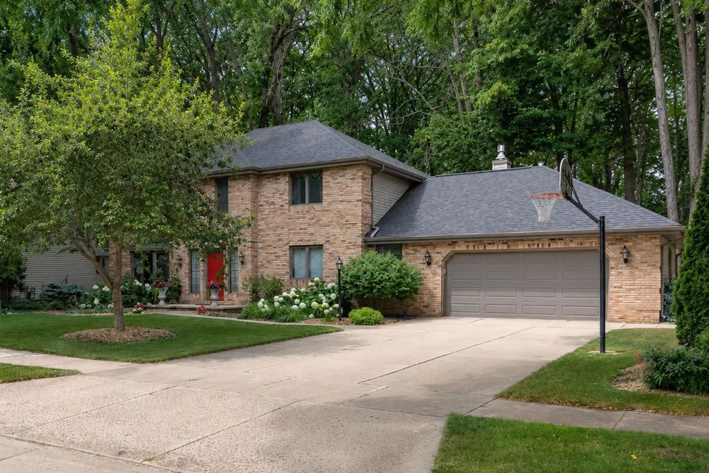 1511 S Rebecca Lane, APPLETON