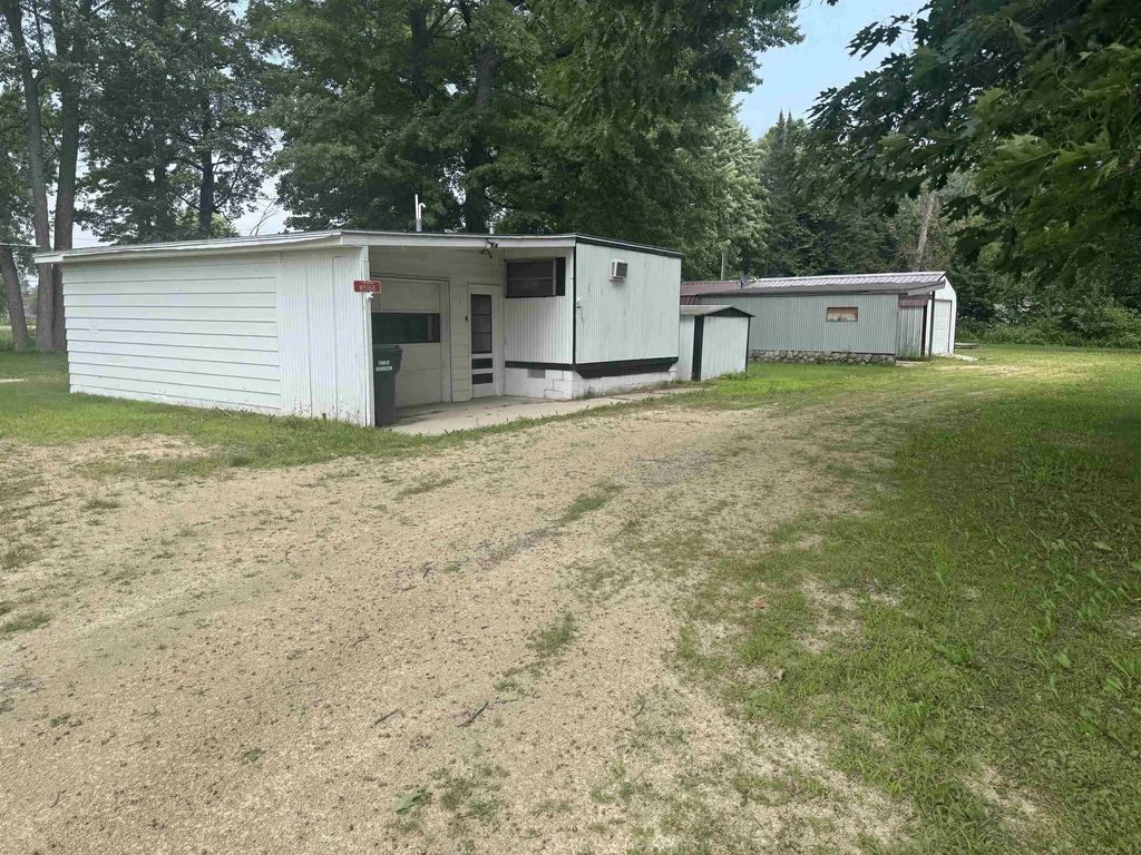 W5168 Shady Lane, SHAWANO