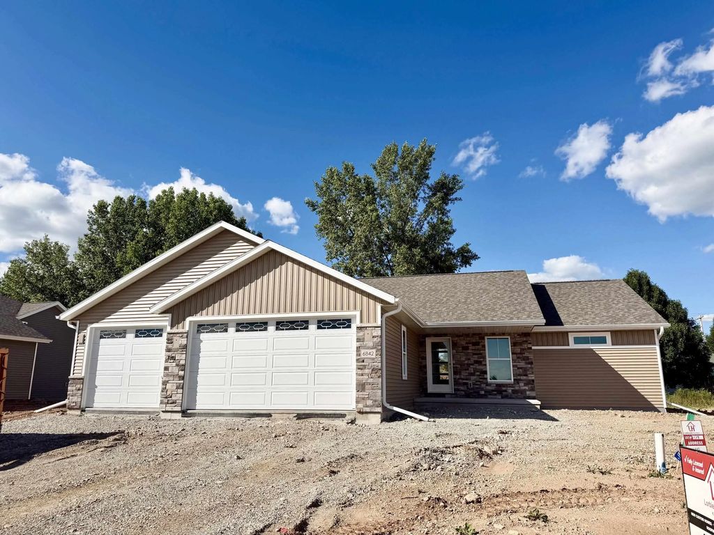 W6842 Mcallister Circle, GREENVILLE
