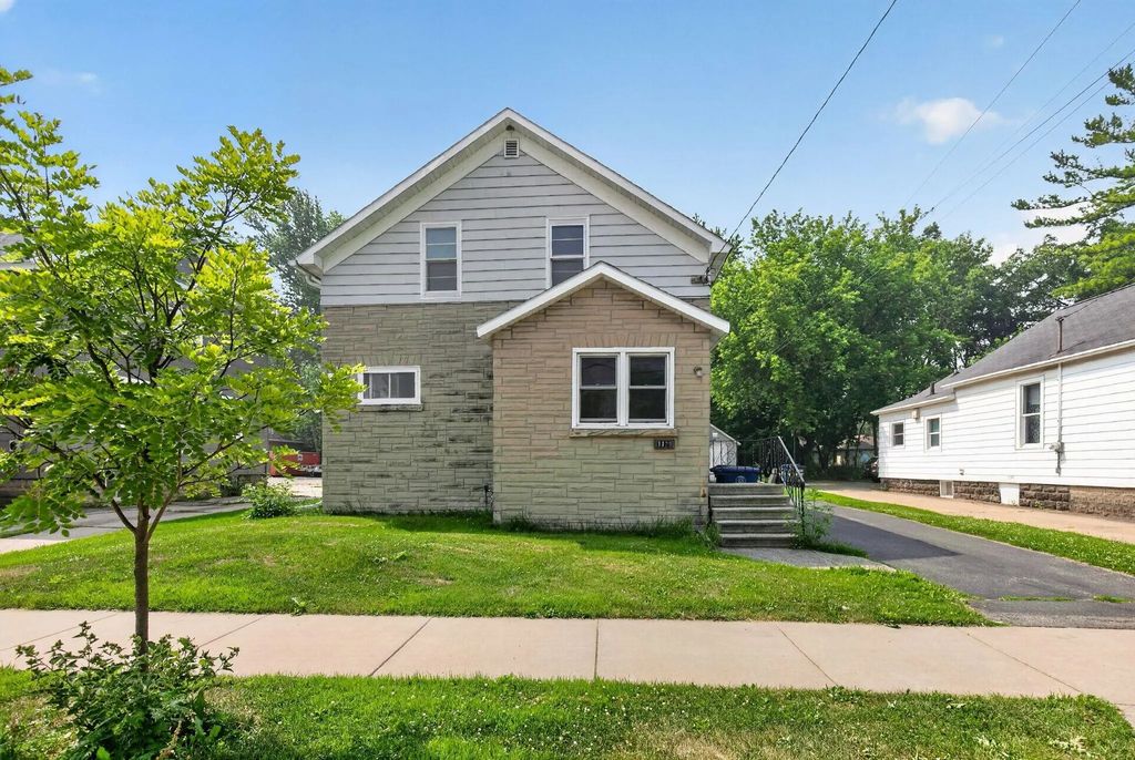 1129 W New York Avenue, OSHKOSH
