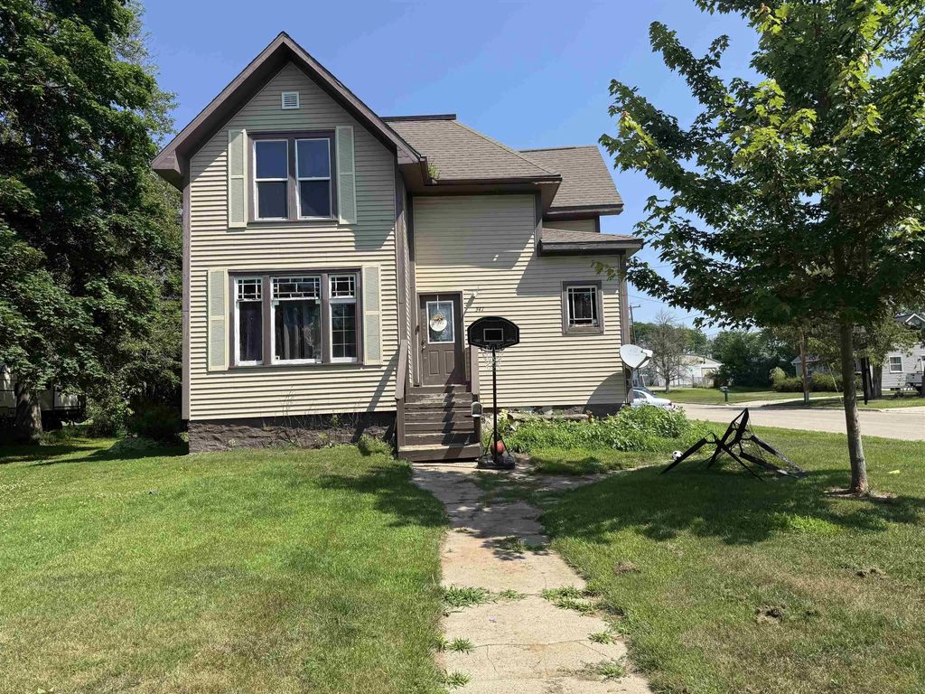 347 Madison Street, OCONTO