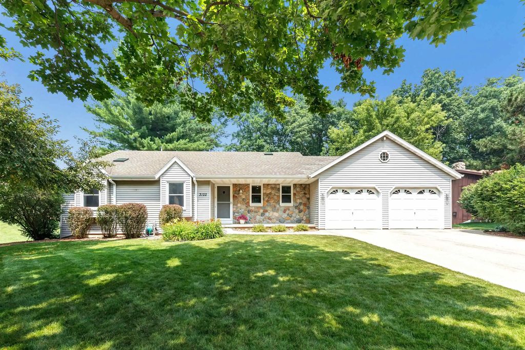 3122 Birdie Court, GREEN BAY