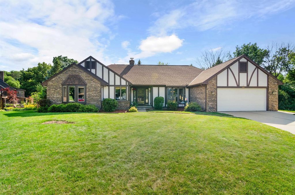 1421 Harbor Springs Circle, GREEN BAY