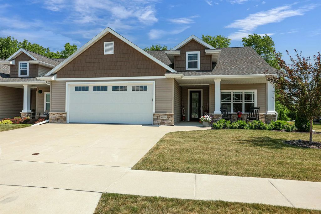 N9072 Southtowne Drive, MENASHA