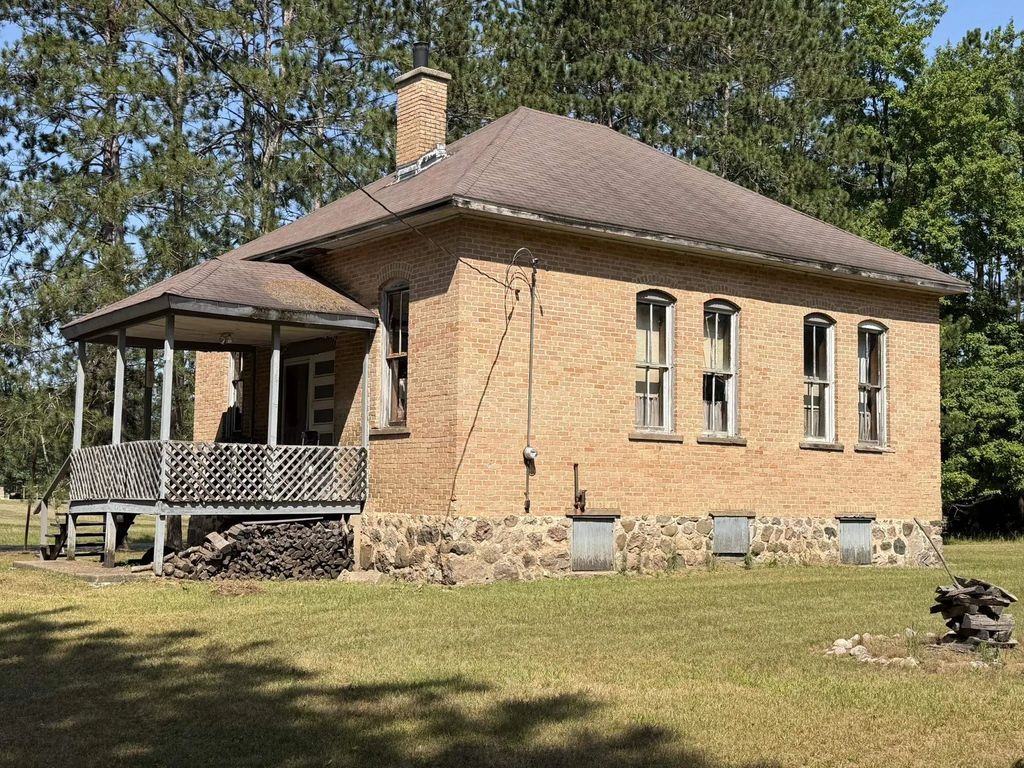 N8508 Campbell Lake Road, OGDENSBURG