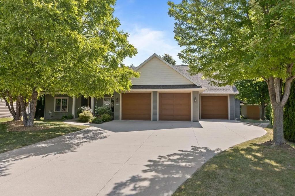 1841 Martingale Lane, NEENAH