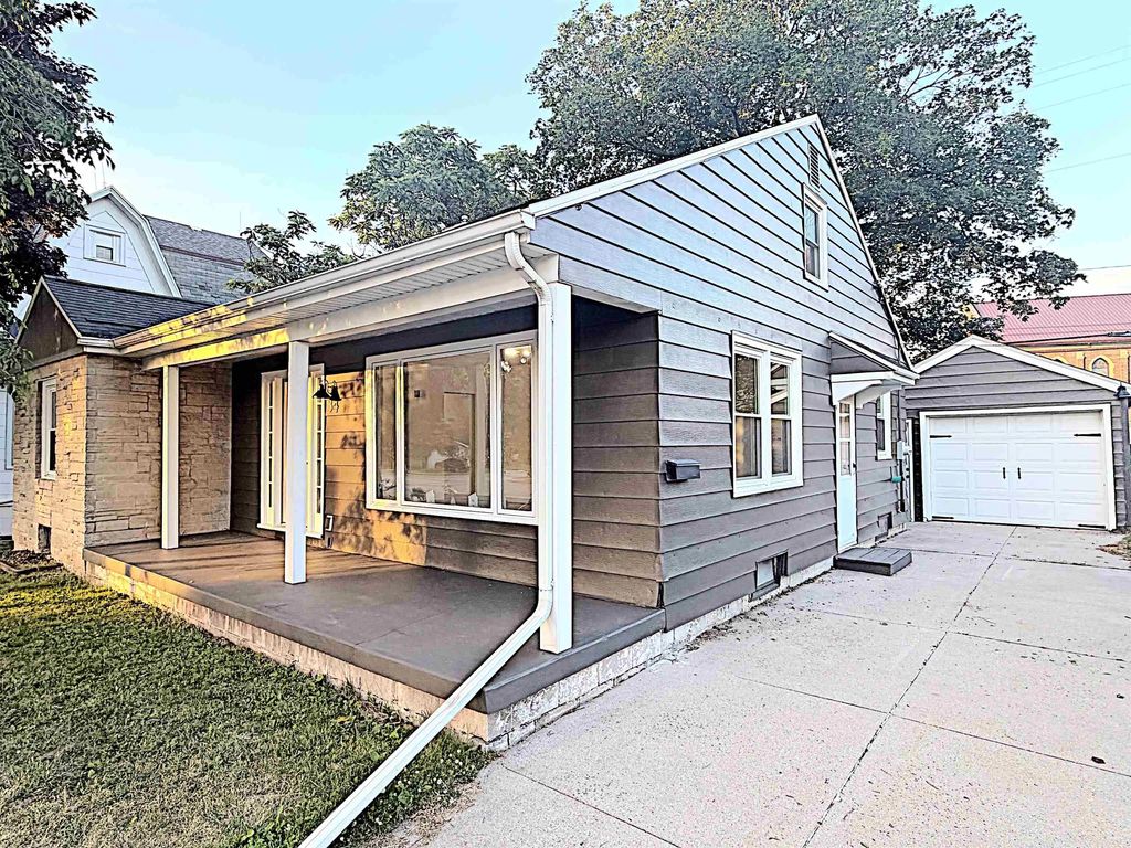 34 N Madison Street, CHILTON