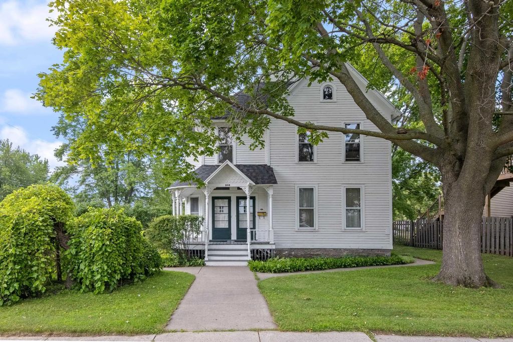 910 Cherry Street, GREEN BAY