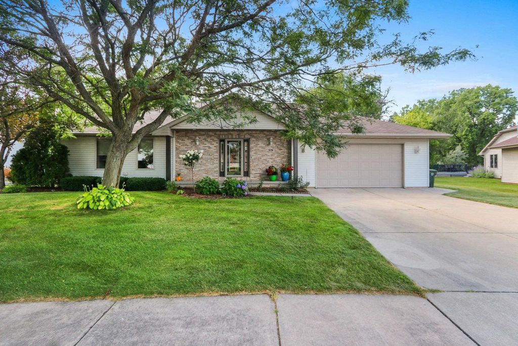 576 St Marys Street, DE PERE