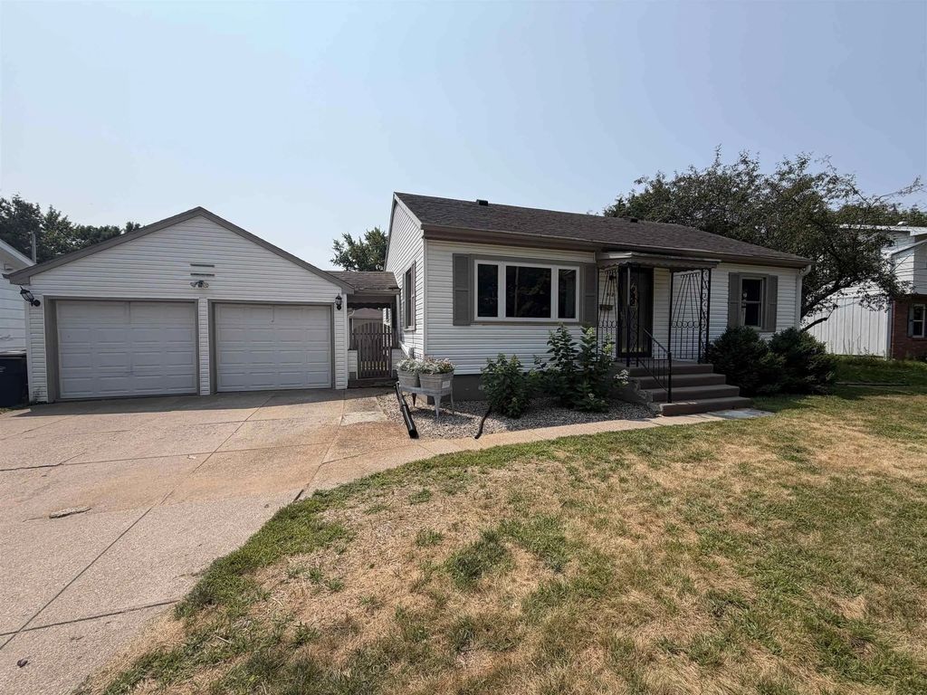 512 Fairview Way, SHAWANO