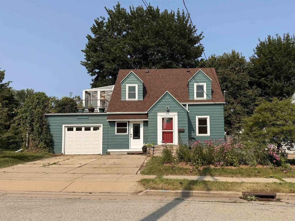 615 S Weimar Street, APPLETON