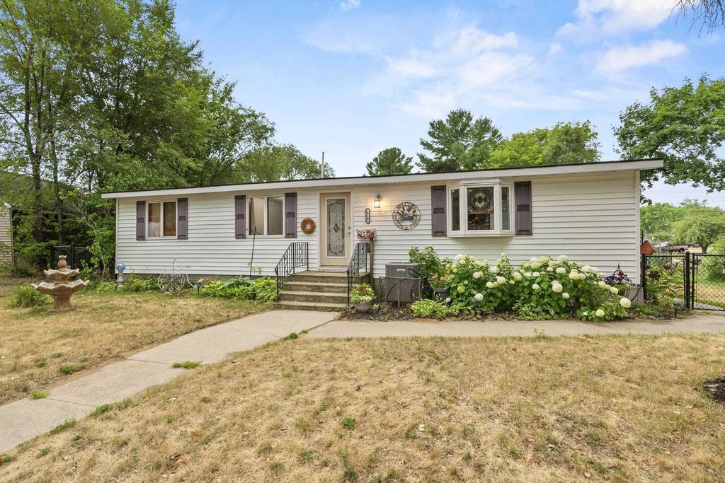 815 Elizabeth Avenue, MARINETTE