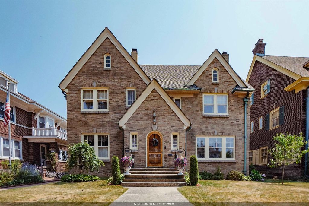1823 College Avenue, RACINE
