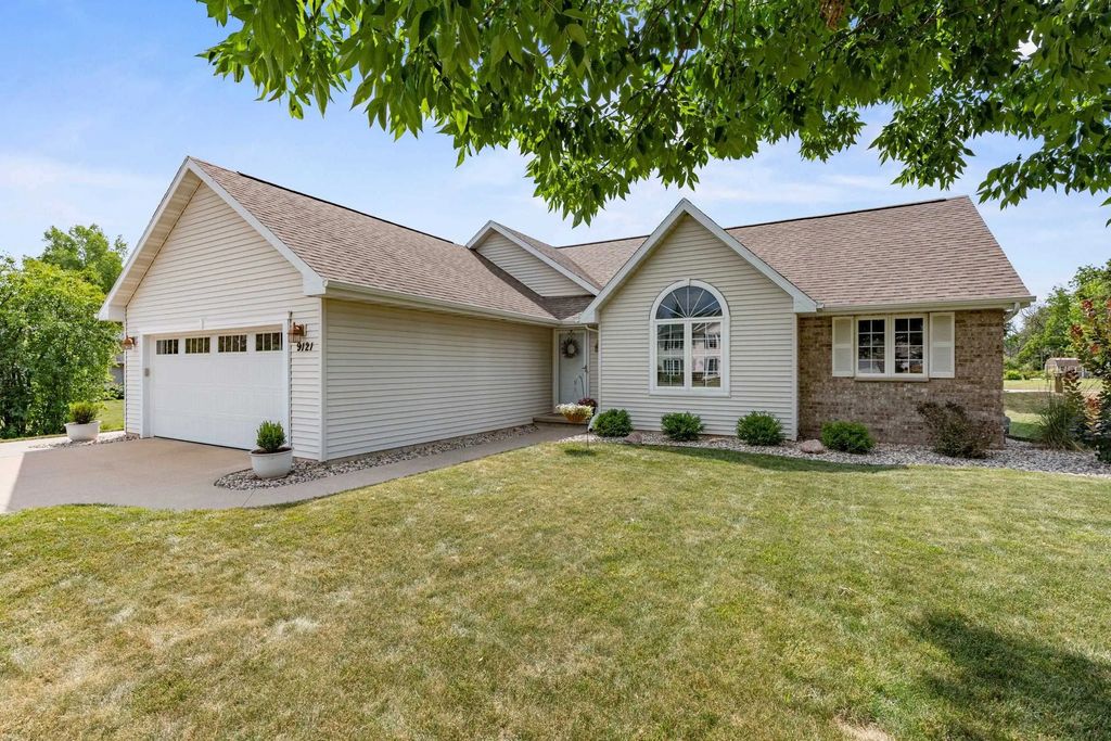 N9121 Kernan Avenue, APPLETON