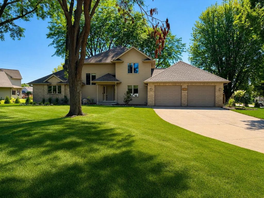 820 Windover Court, GREEN BAY