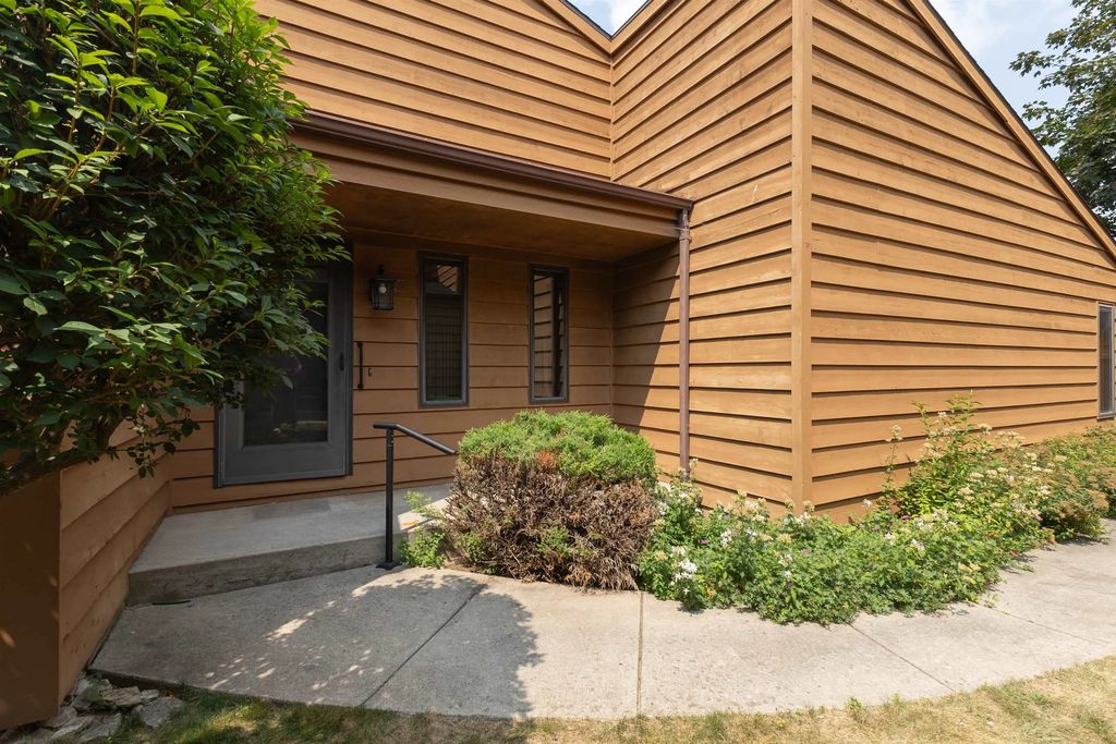 901 E Windfield Place D, APPLETON