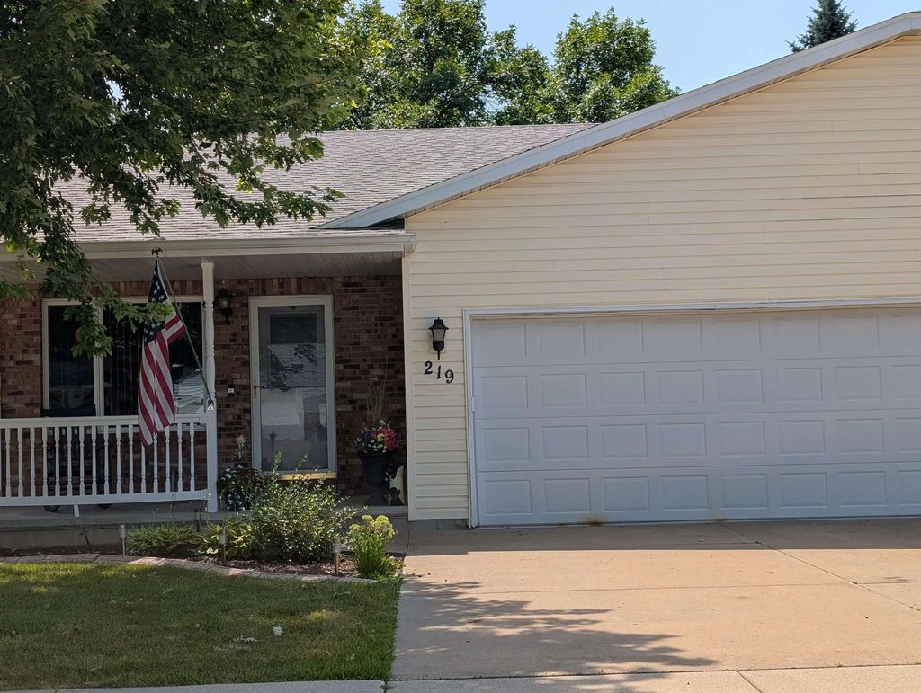 219 Parkside Court, KIMBERLY