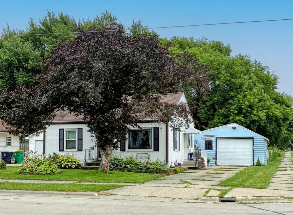 1437 14th Avenue, GREEN BAY
