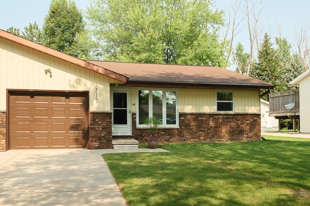 517 Kelly Jo Drive, GREEN BAY