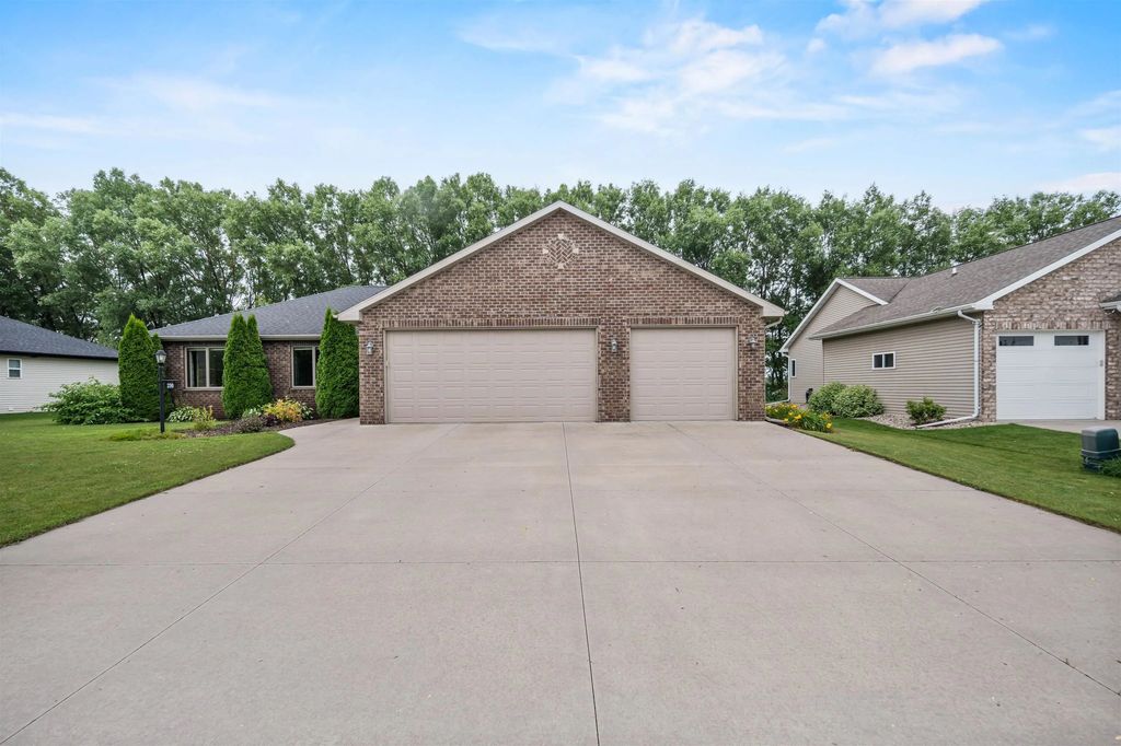 290 Royal St Pats Drive, WRIGHTSTOWN