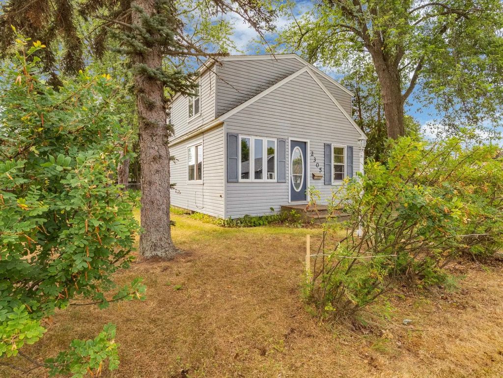 2305 17th Avenue, MENOMINEE